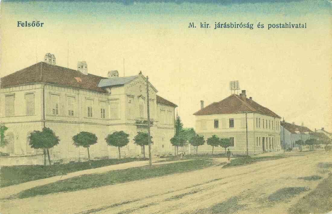 Ansichtskarte: Hauptplatz mit Bezirksgericht und Postamt (Hauptplatz 12 und 10) - koloriert