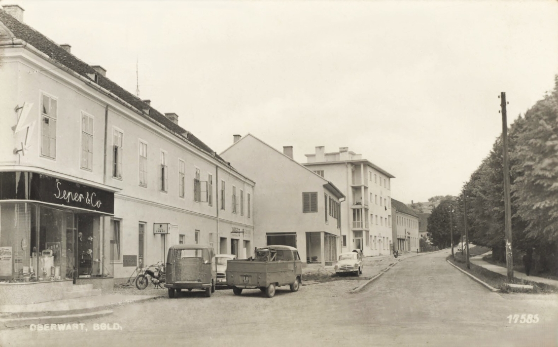 Ansichtskarte: Bahnhofstraße (im Hintergund das erste OSG-Hochhaus, Bahnhofstraße 7)