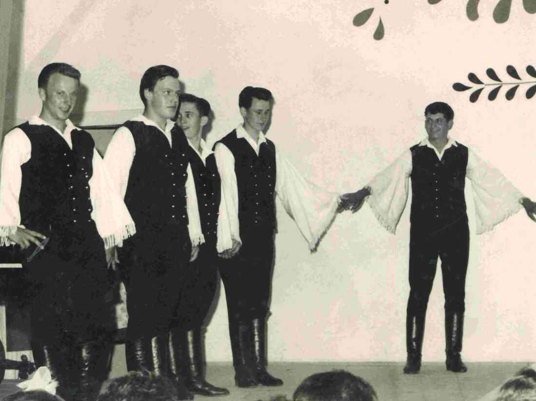 Reformierter Leseverein: Ungarische Volkstanzgruppe - Männer (Krutzler/Topler/Imre/Benkö/Pal)