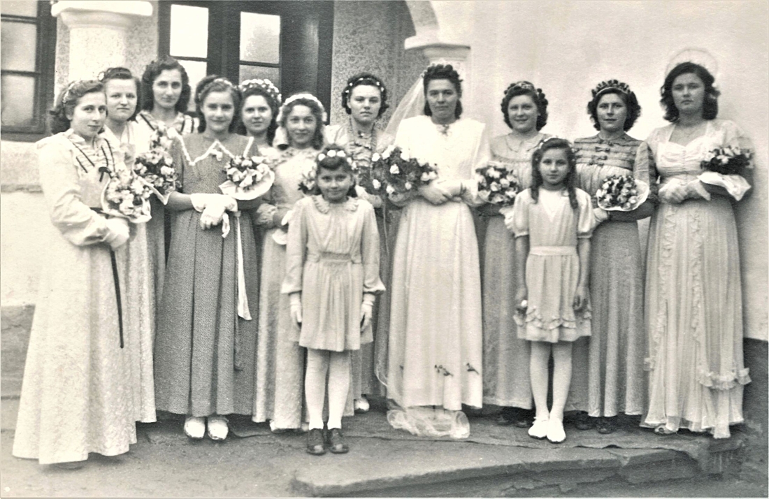 St. Martin: Die Kranzlerinnen der Hochzeit von Braut Anna Guger (verh. Perl) - Wölfel/Röhrling/Hofstädter