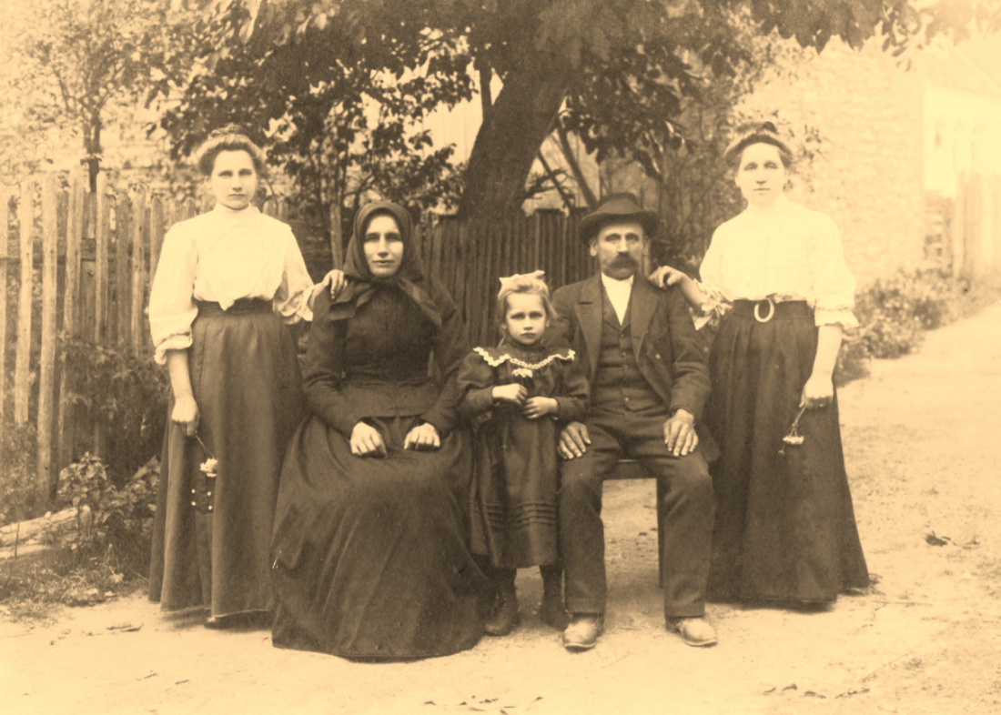 Familie Theresia (geb. Körper) und Josef Mirtl - St. Martin 3 / Oberwarterstraße 52