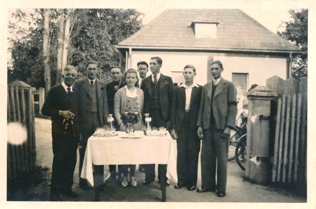 Vorbereitung zum Vorziehen im Gasthaus/Vendeglö Pista Toth - Unterwarterstraße 2