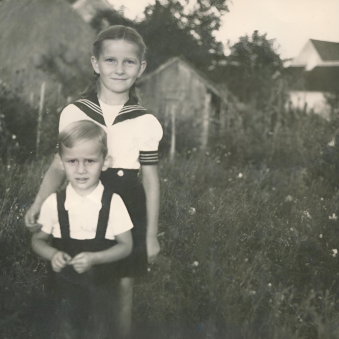Die Geschwister Elfi Graf (*1936) und Gerhard Graf (*1939)