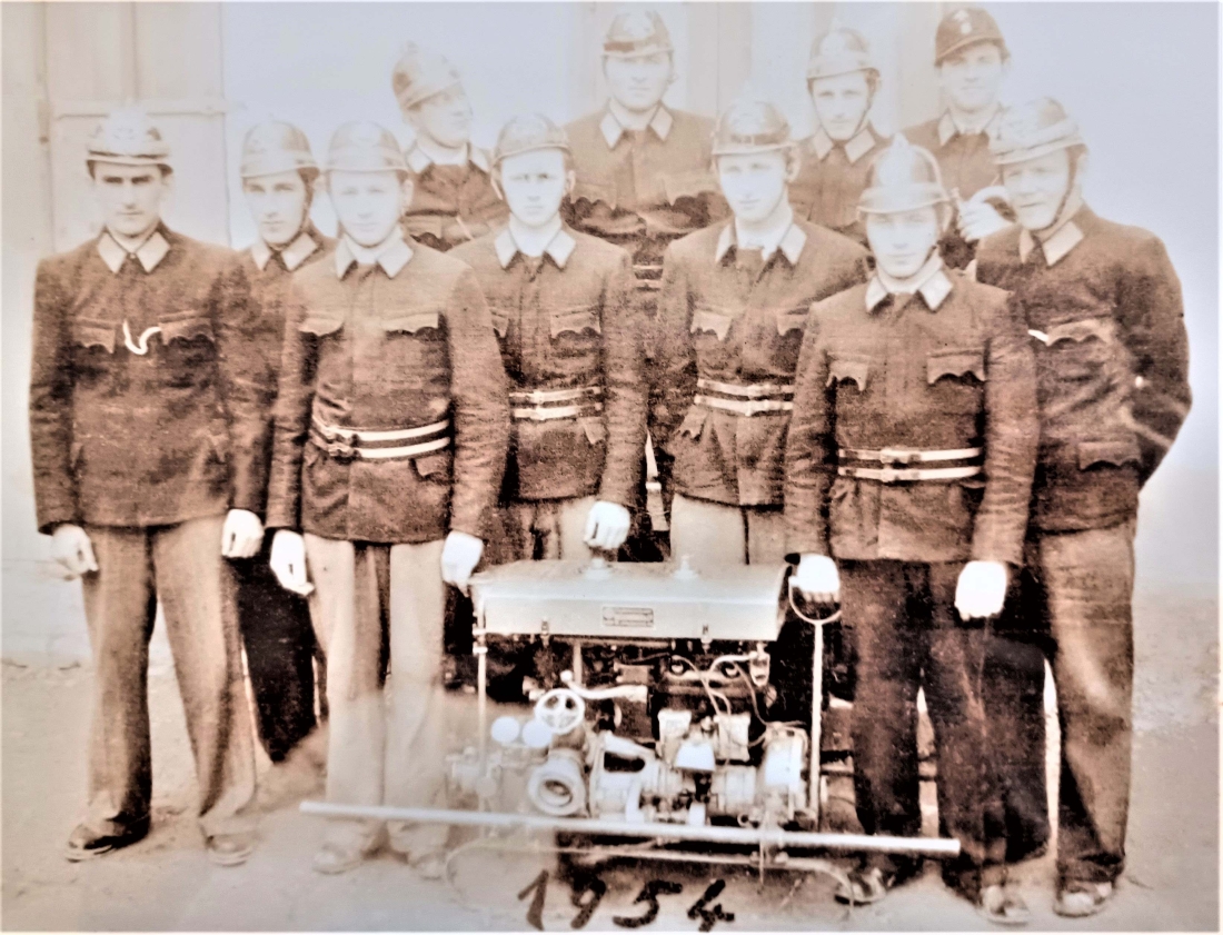 St. Martin: Freiwillige Feuerwehr mit Motorspritze