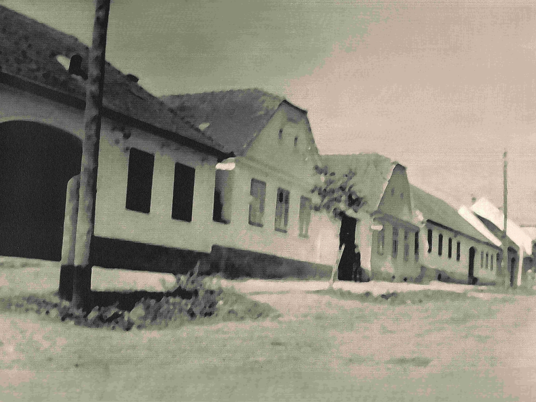 St. Martin: Häuserzeile auf der linken Seite der Durchzugsstraße (heute Oberwarterstraße 32 bis 26)