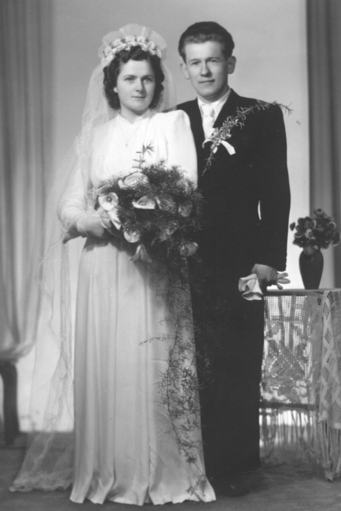 Das Hochzeitspaar Emmerich Erdely (*1927/+2006) und Anna Mohat (*1931/+2017) - Am Telek 14