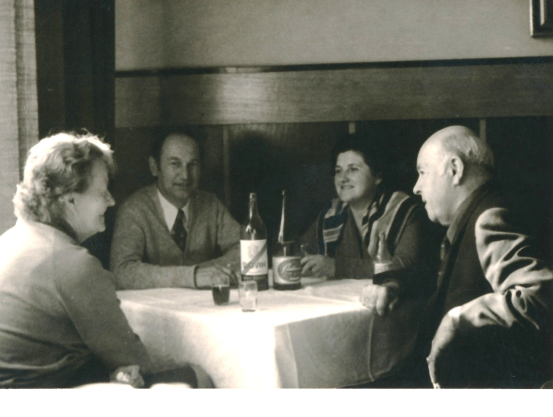 Gesellige Runde im Gasthof Seper - Mikovits/Ilias