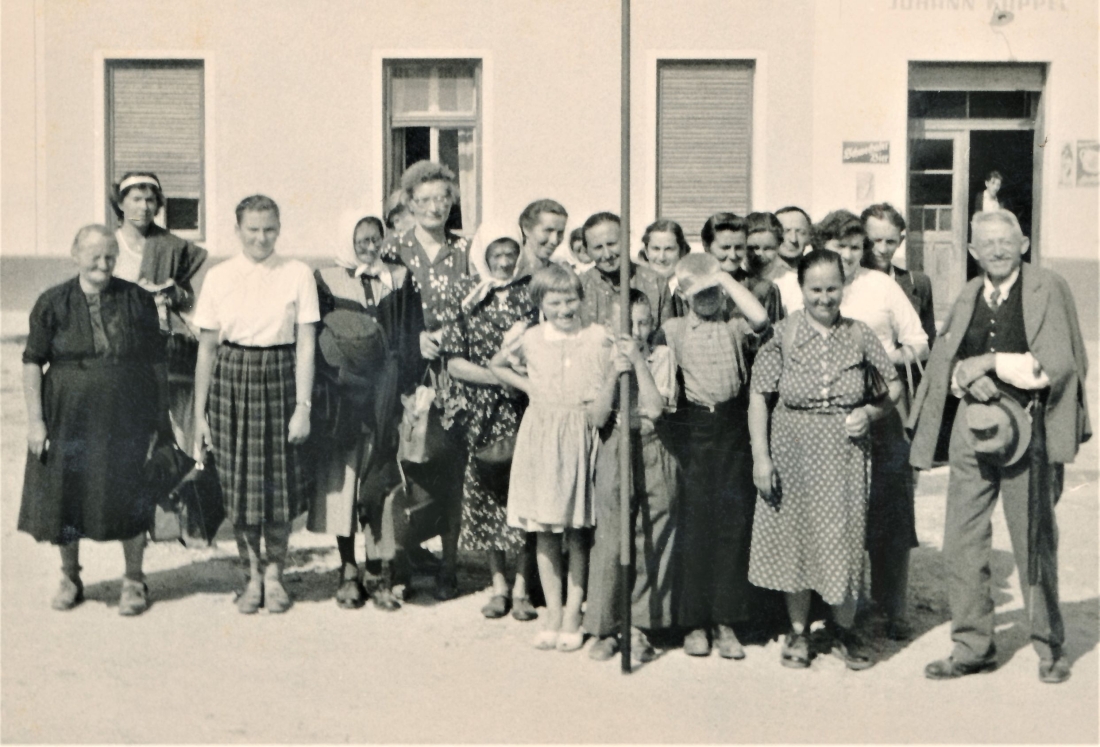 Röm. kath. Pfarre: Fußwallfahrt einer Untertrummer Pilgergruppe nach Lockenhaus - Sterniczky/Kiss/Krautsok/Seper/Böcskör/Frey/Balla/Imre/Kelemen/Glavanovits/Zambo/Pigler/Holzer/Rohaz/Molnar