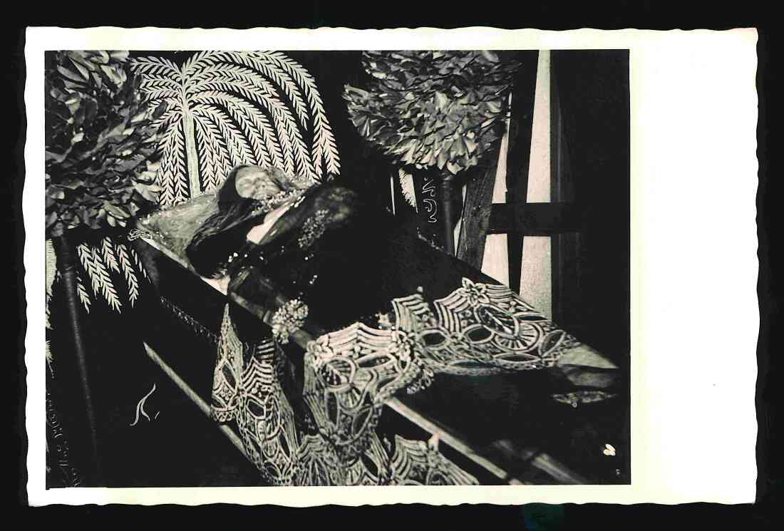 Vor dem Begräbnis: Hausaufbahrung von Sophie Kaippel (geb. Tölly, *1905/+1975)