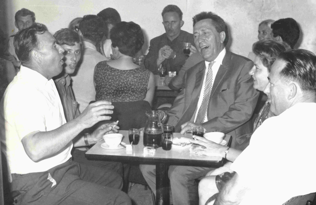 Fußball: SC- Oberwart / Der Aufstieg in die Regionalliga Ost wird gefeiert - Kurz/Linzer/Kuch/Ringbauer/Heigl/Steingel