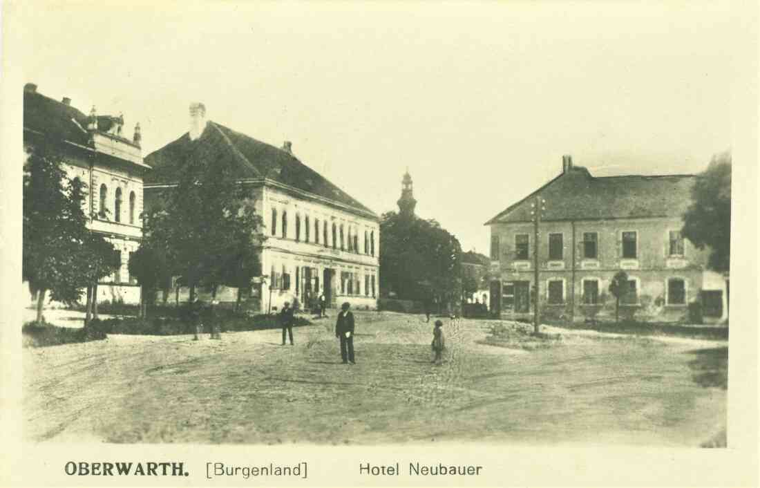 Ansichtskarte: Hauptplatz mit Hotel Neubauer