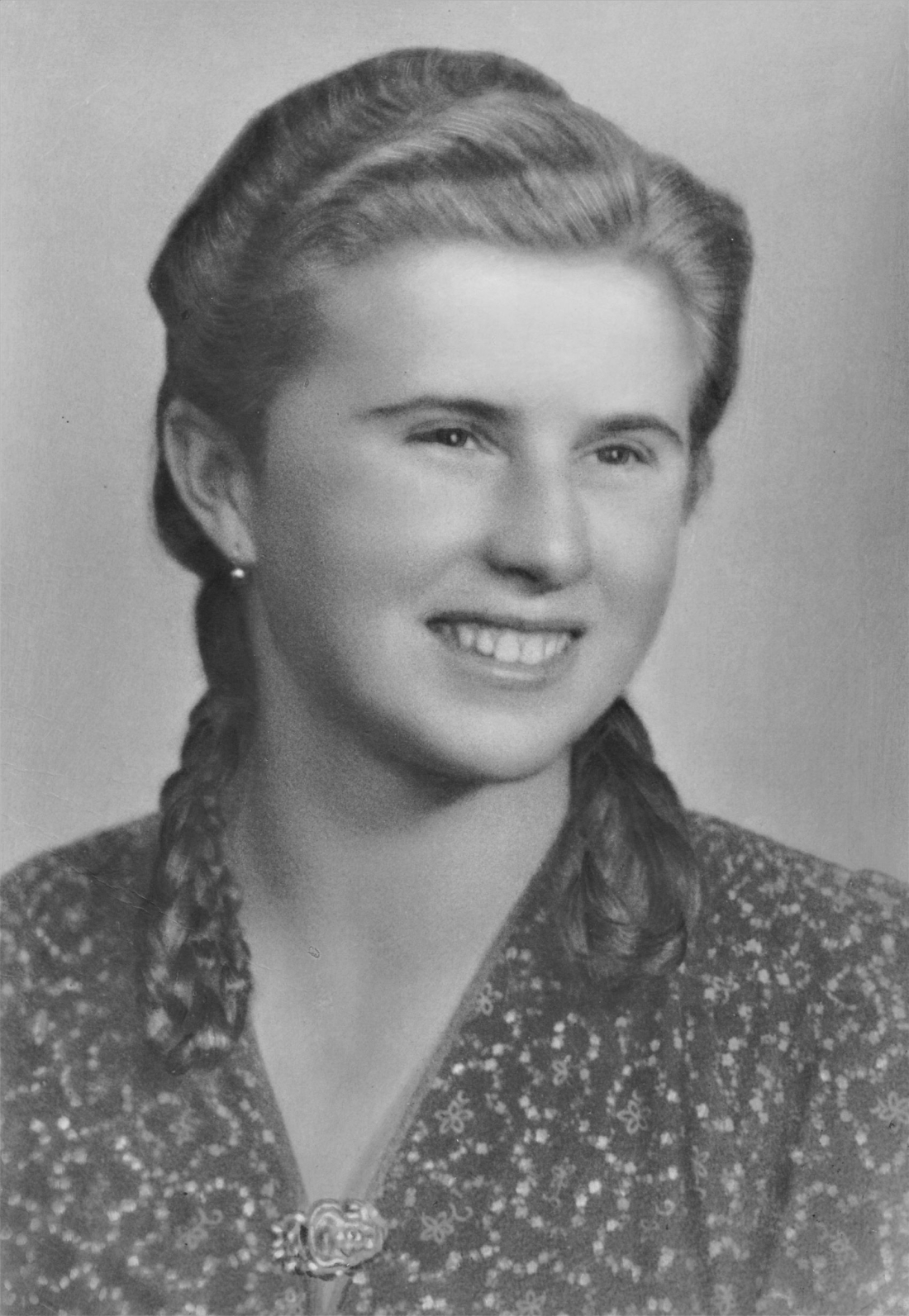 Ilus Fülöp (geb. Fülöp, *1932/+2022) - Dornburgasse 7 (Portrait)