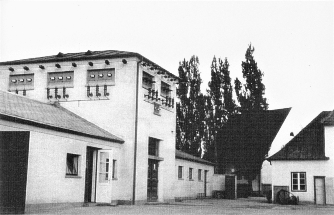 Steweag: Innenhof mit Trafogebäude, Werkstätten und Garagen (Graf Erdödystraße 6)
