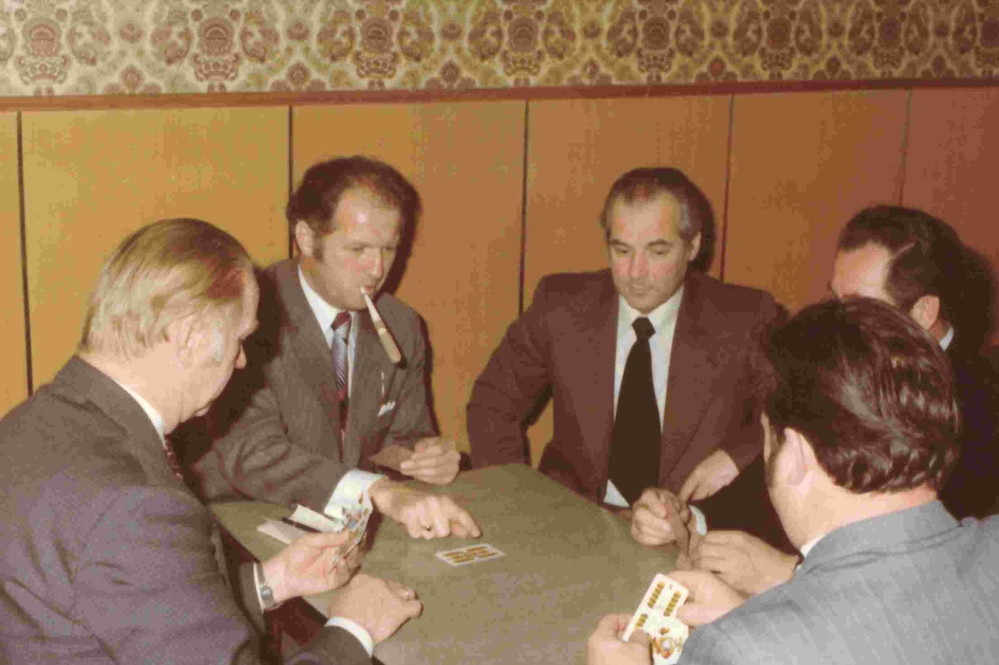 Herrenrunde beim sonntäglichen Bauernschnapsen im Gasthaus Posch - Volcic/Riegler/Miert/Berzsenyi/Langer