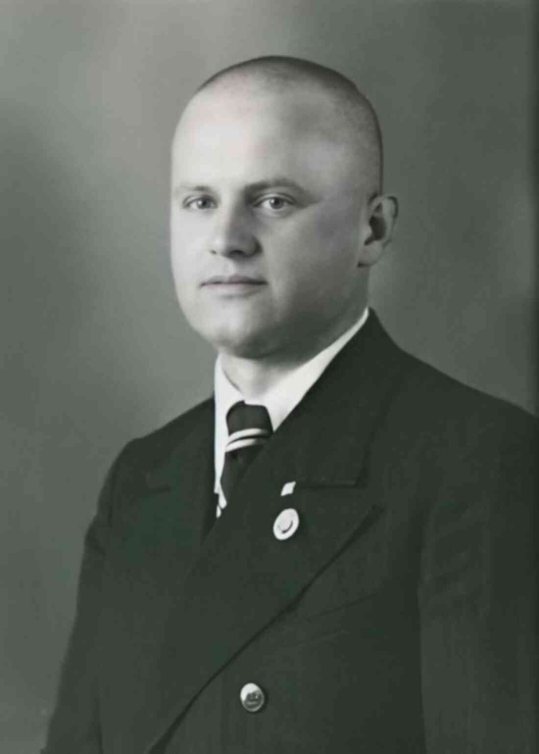 Portrait: Ludwig Schober jun. (*1903 /*1980), Spenglermeister und Installateur – OW 142 / Steinamangerer Straße 1