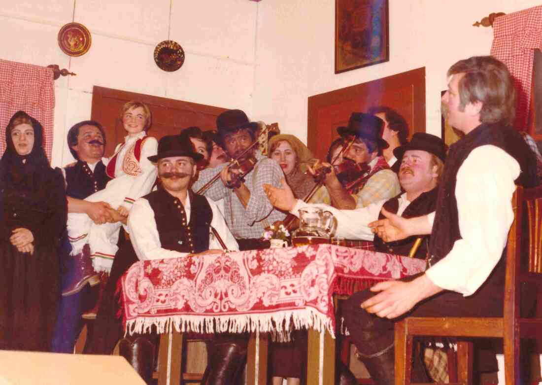 Aufführungen der Theatergruppe des Reformierten Lesevereins: "A Nanai Biro Lanya" -  Zambo/Gangoly/Beke/Seper/Baliko/Benkö/Oswald
