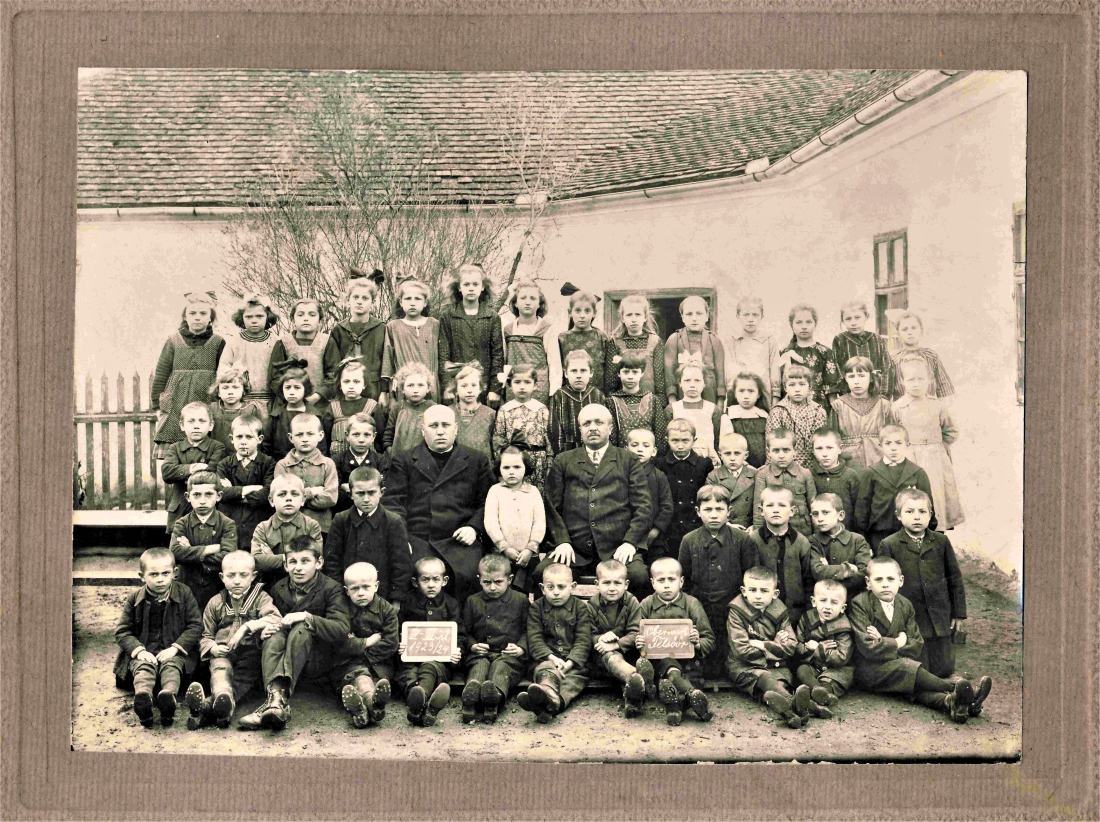 I. und II. Klasse der röm. kath. Schule (Michel/Böröcz)