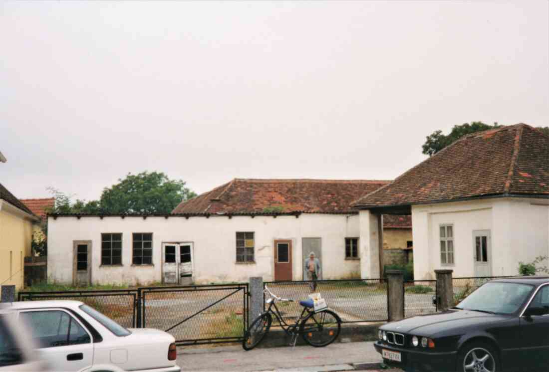 Ehemaliges Lager und Verkaufsfläche der Fa. Steinmetz Fiedler (Steinamangererstraße 8)