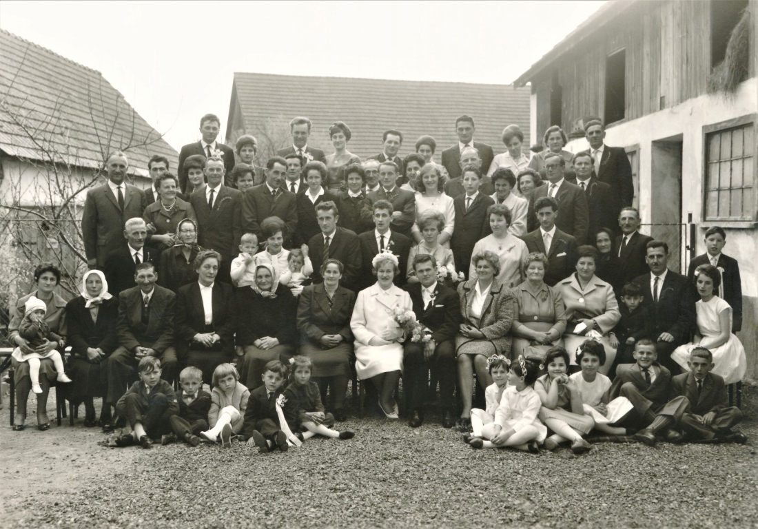 St. Martin: die Hochzeitsgesellschaft der Hochzeit von Franziska Körper und Josef Szakacs