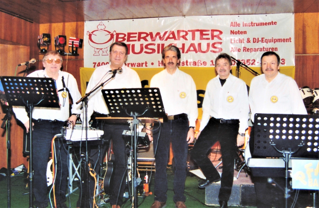 Röm. kath. Pfarre: Binkerlball mit der "Umasist-Banda / Pfarrbanda" im Kontaktzentrum - Benedek/Kiss/Tomisser/Kracher/Sattler