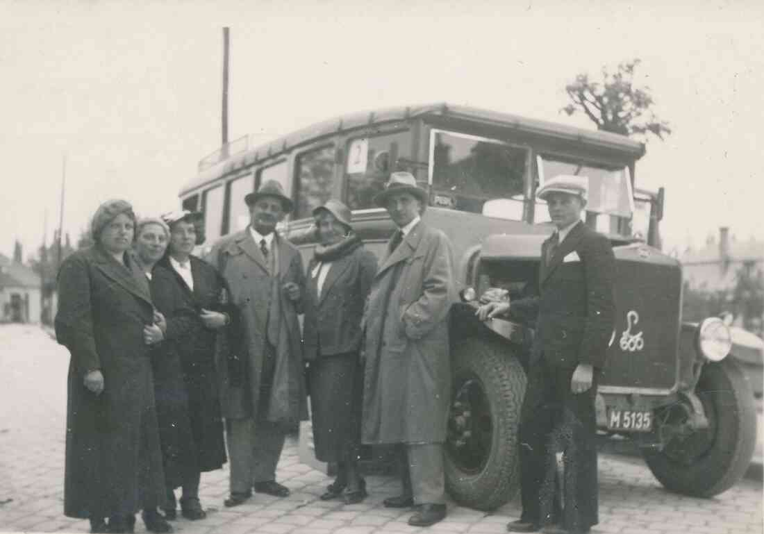 Oberwarter Runde vor einem Südburgbus