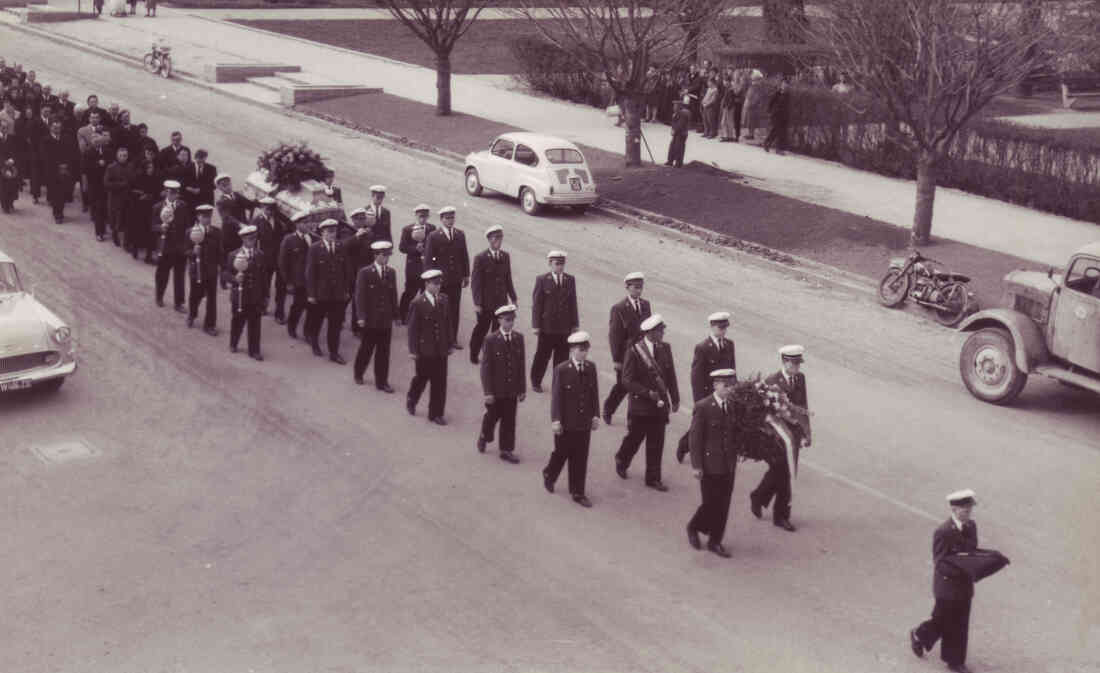 Stadtkapelle Oberwart: Begräbnis des Gründungkapellmeisters Johann Kappel (*1905/+1960) am 12. April 1960