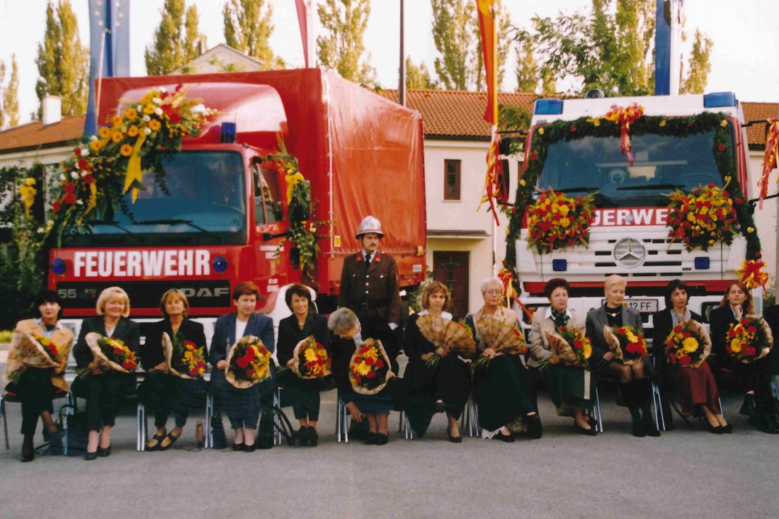 Feuerwehr: Fahrzeugweihe 2000 - TLFA 4000 und KAT-LKW