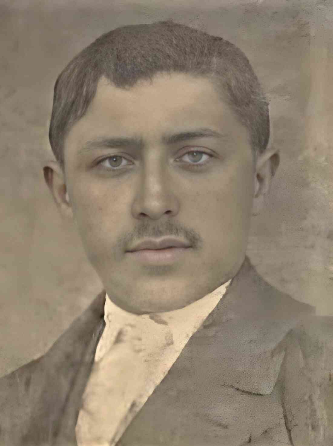 Janos / Johann Fülöp (*1903/+1984) -Linke Bachgasse 40 / "Bradergasse" OW 604 // Portrait