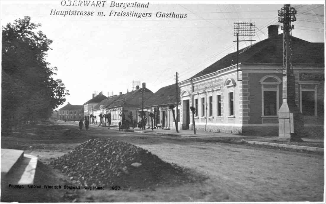 Ansichtskarte: Hauptstraße mit Freizslingers Gasthaus (auch Freiszlinger-Freisslinger-Freislinger) - Hauptplatz 2