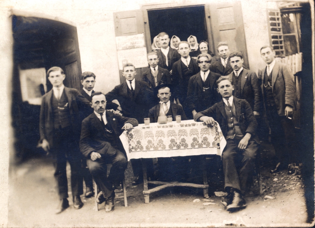 Johann Kalchbrenner (*1901/+1971) in einem Gasthaus gegen 1930