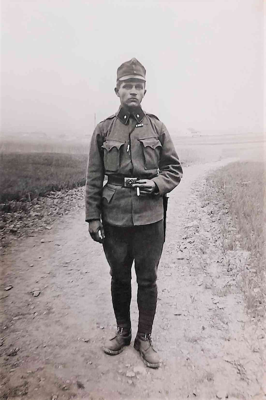 1. Weltkrieg: unbekannter Soldat auf dem Weg nach Buchschachen