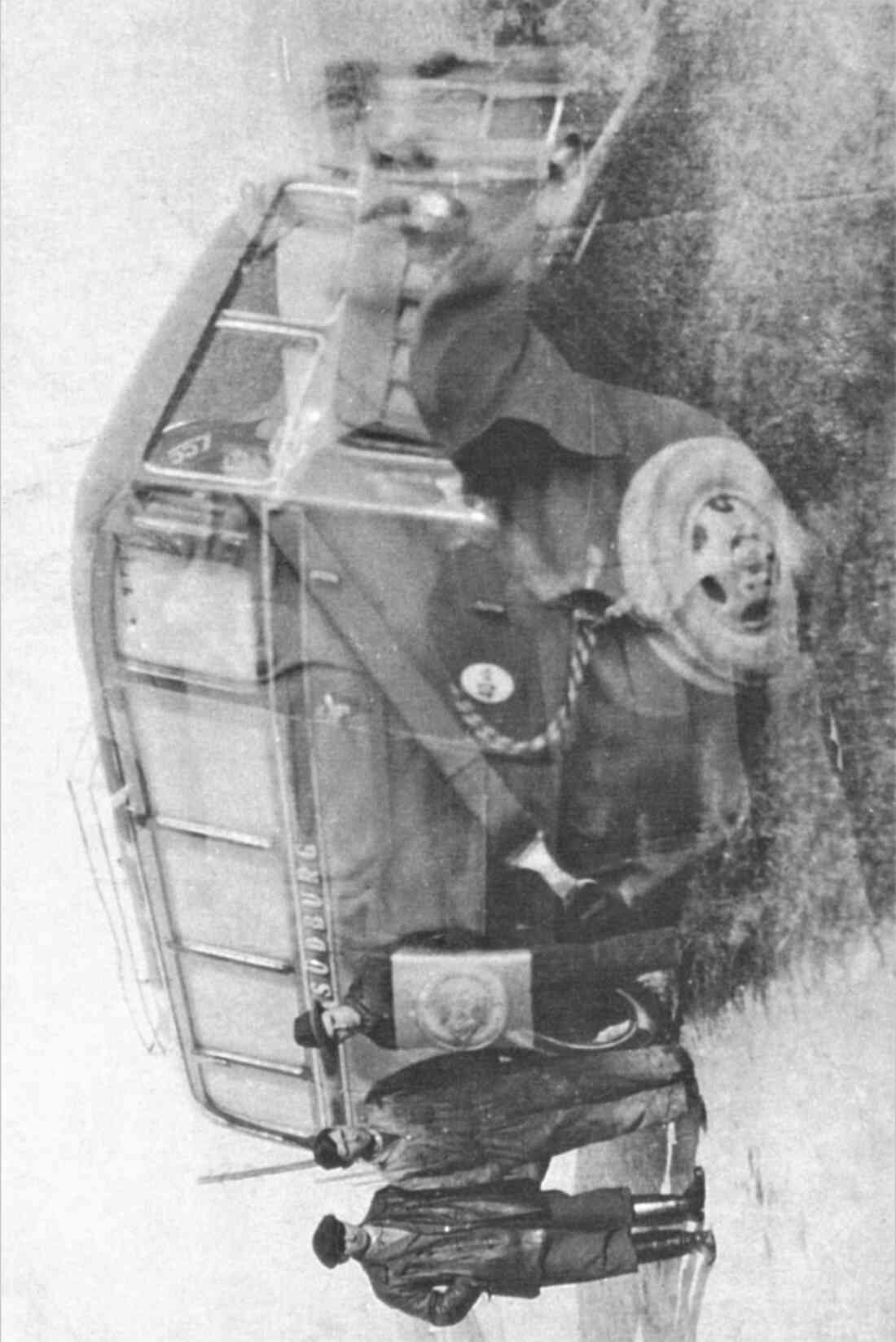 Verunfallter Bus der Fa. Südburg - Fotomontage offensichtlich zum Gedenken an ein Unfallopfer
