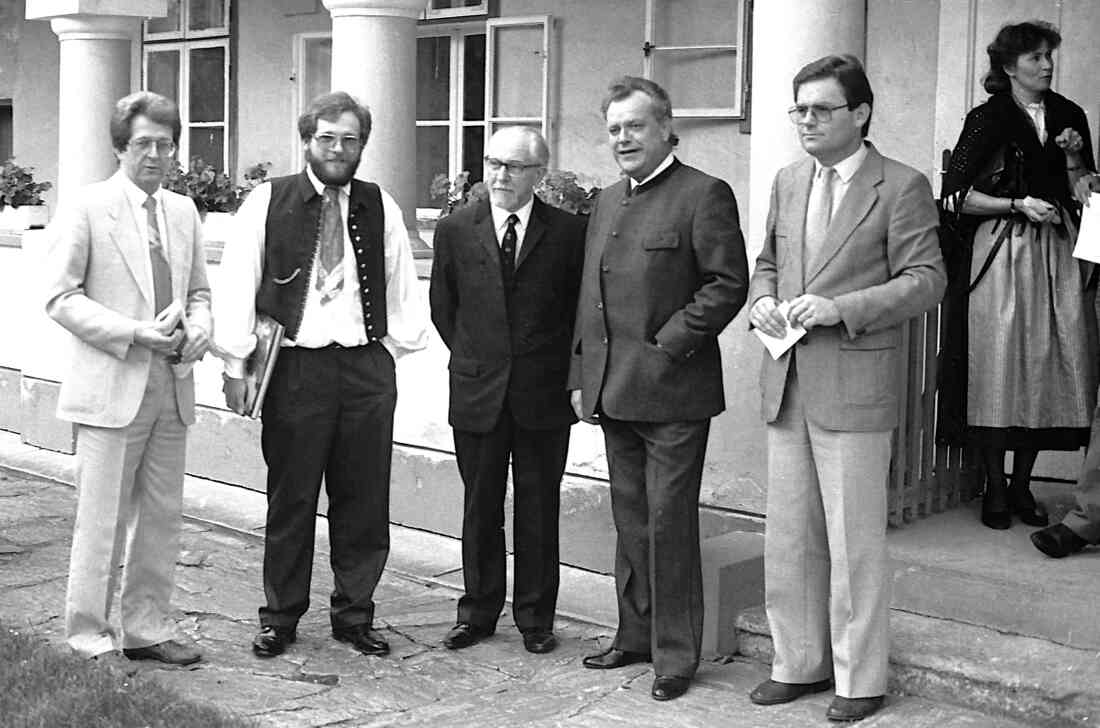 Vor der Buchpräsentation "Arkadenhäuser im Südburgenland" im ref. Lesevereinssaal:  - Toth/Steiger/Kuch/Rötzer
