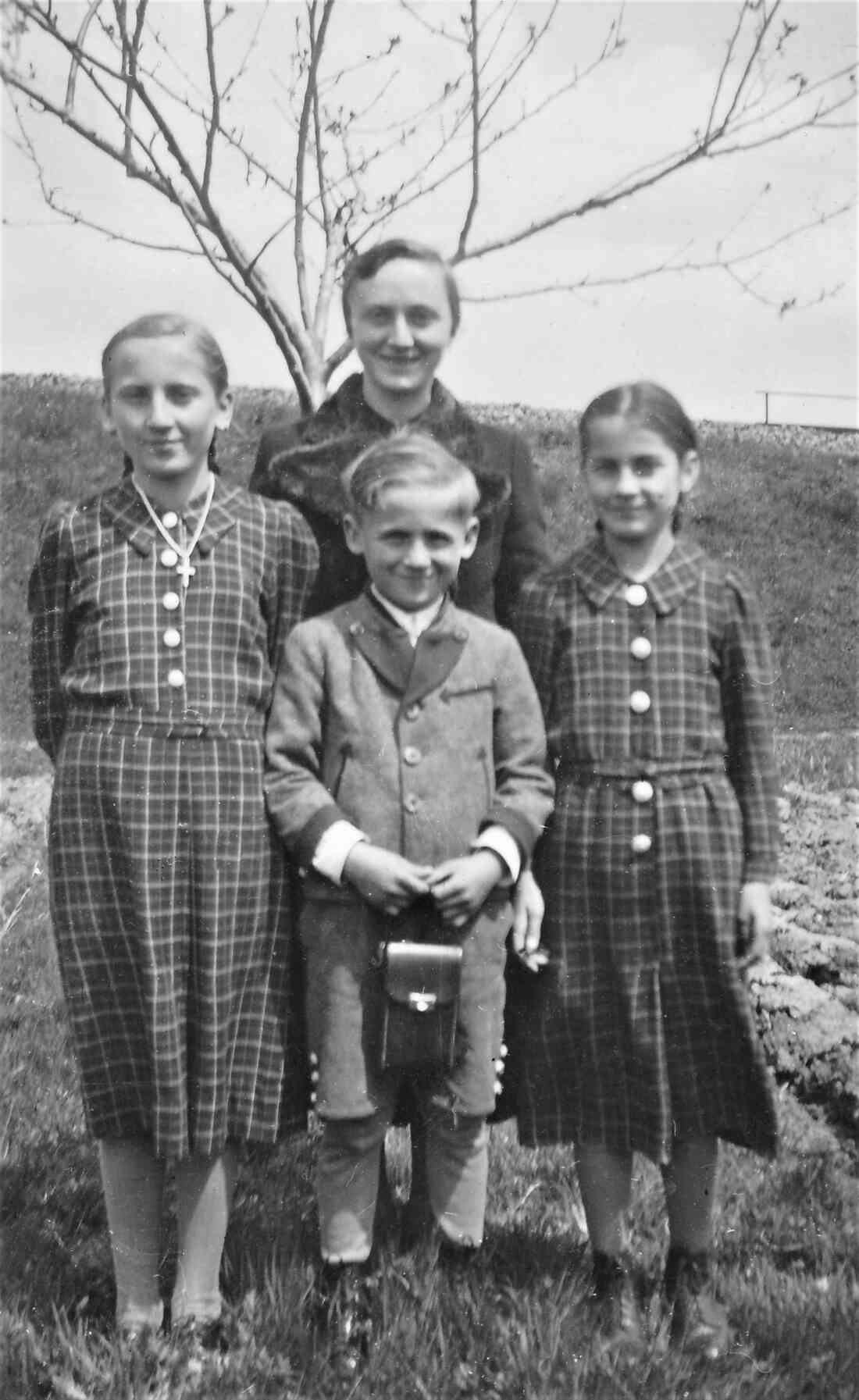 Familienfoto: Sofia Zambo mit Nichten und Neffen