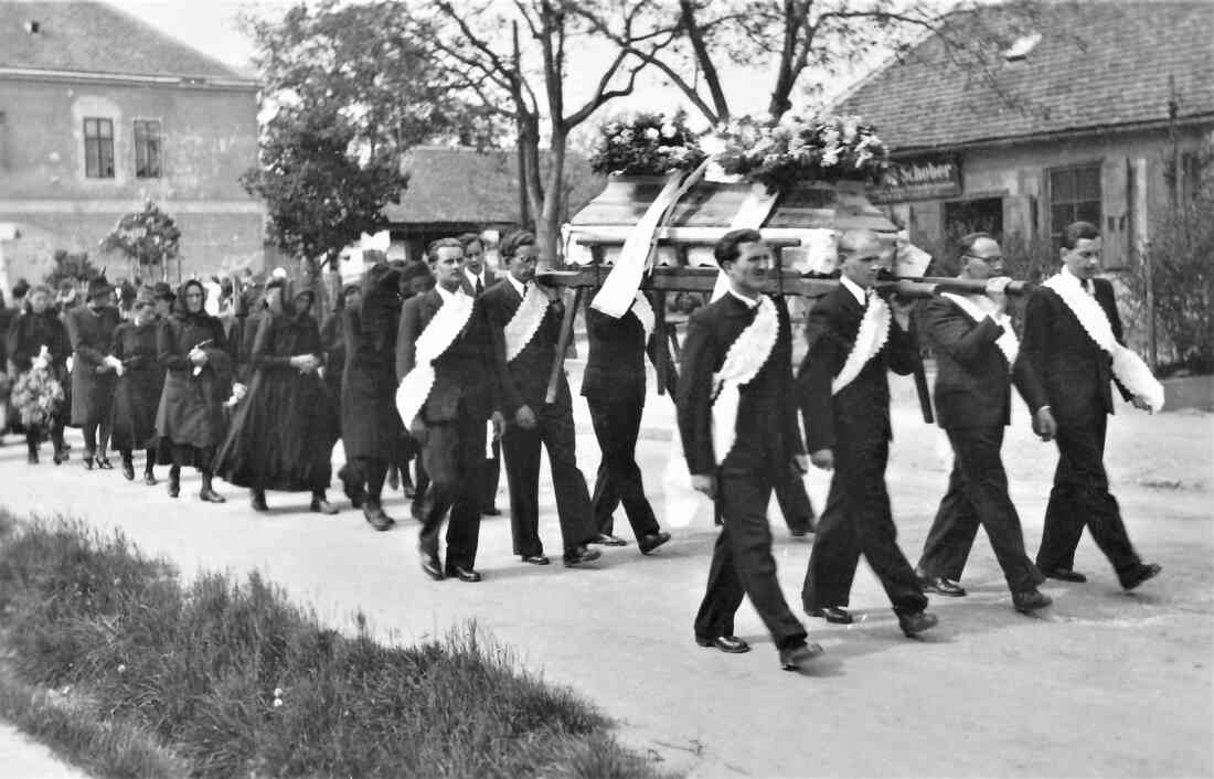 Begräbnis von Nikolaus Halvax (*1923 / +1948) / Clubkamerad des "CDA" - (röm. kath.)