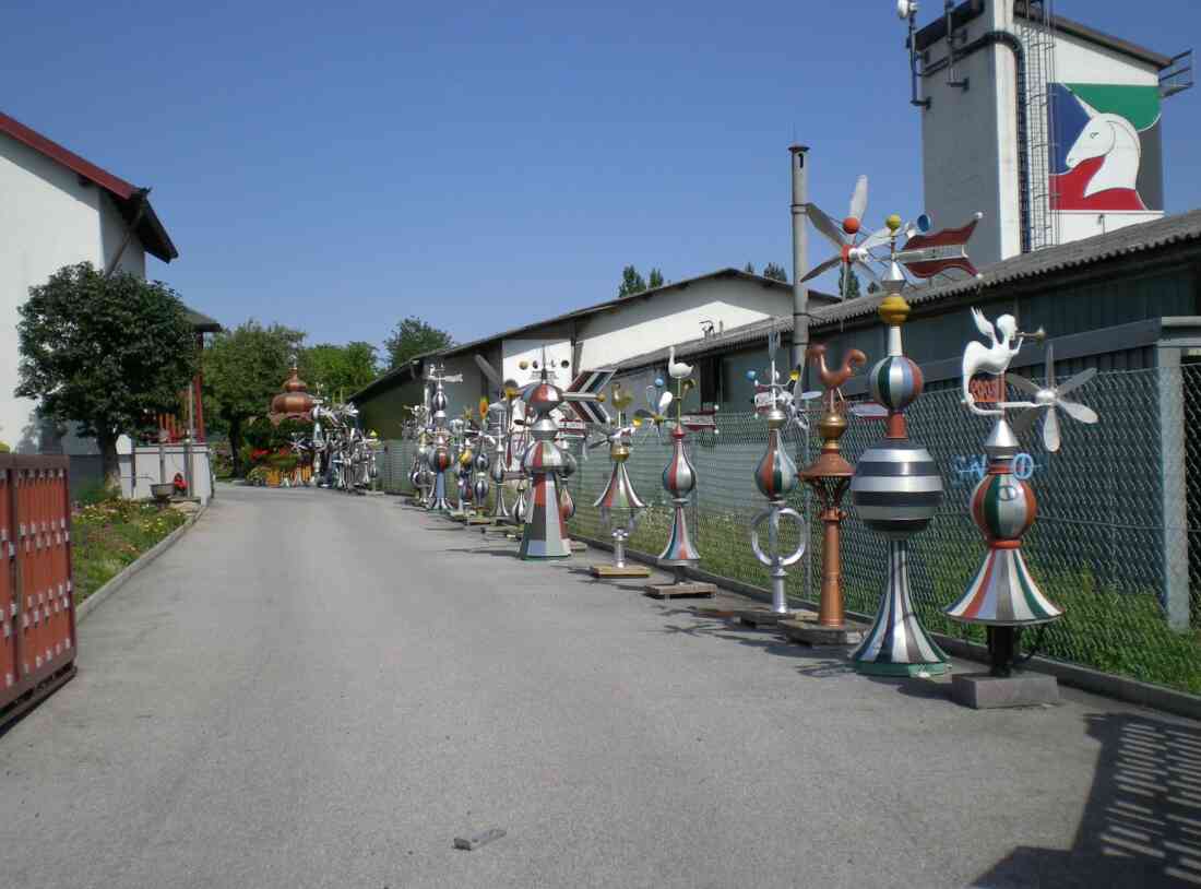 "Blechkunstwerke" von Ludwig Tölly (Augasse 26)