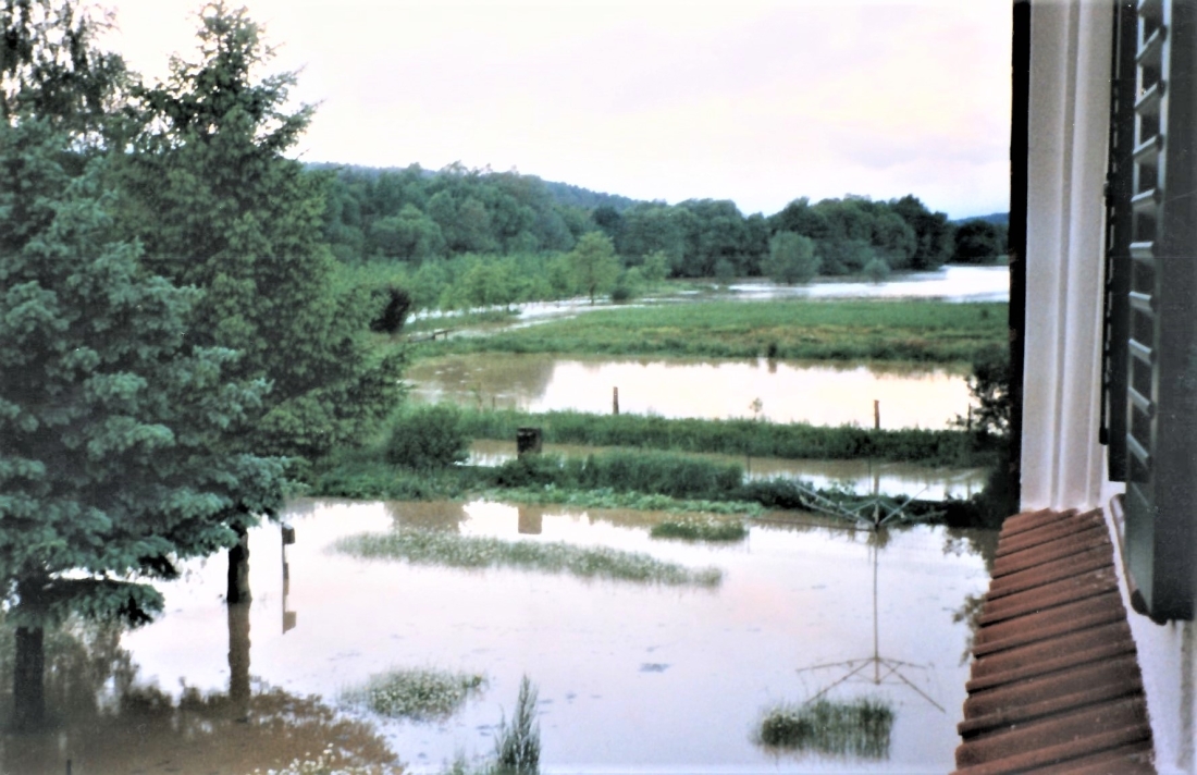 Hochwasser in St. Martin: Blick gegen Westen auf den herausgetretenen Zickenbach