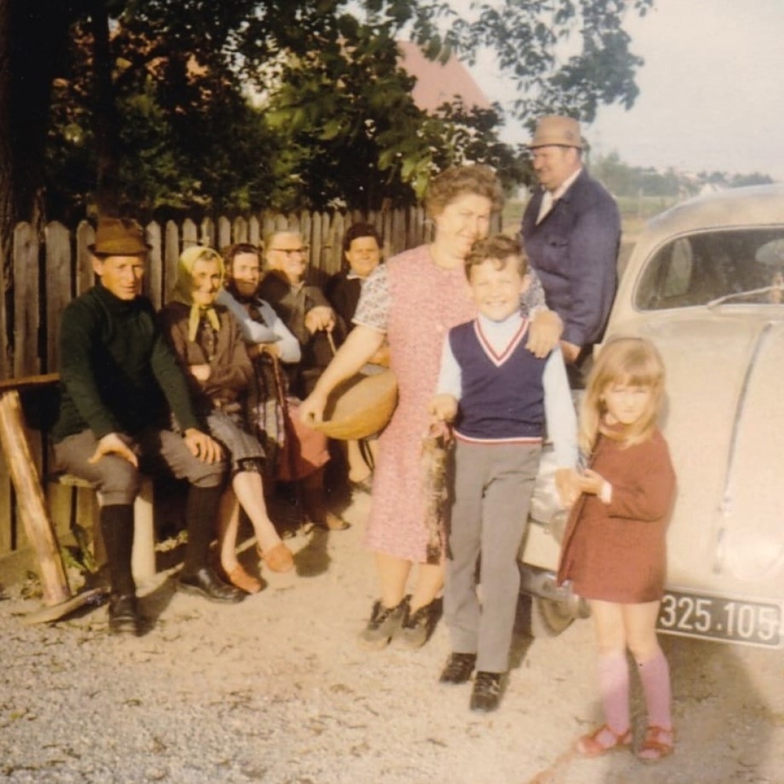 Bankerlsitzen in der Augartengasse mit Fam. Benkö - Horvath/Wukits/Nemeth