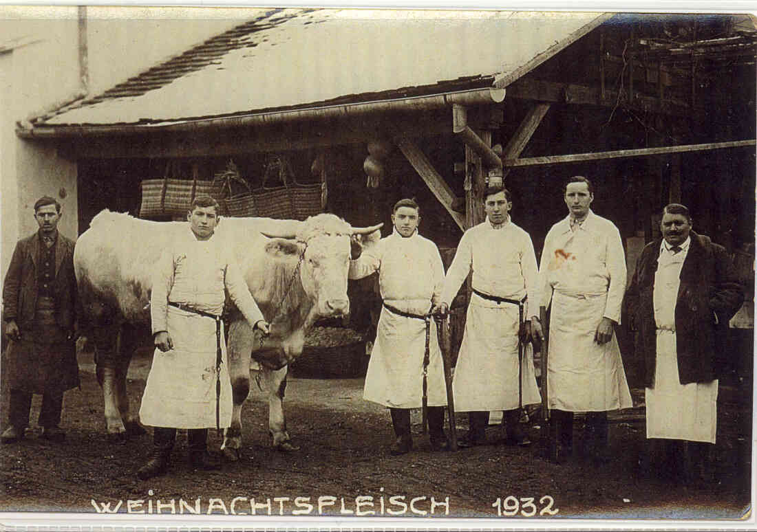 Fleischhauer und Selcherei Gorell: Mitarbeiter und Chef ganz rechts - Evang. Kirchengasse 12