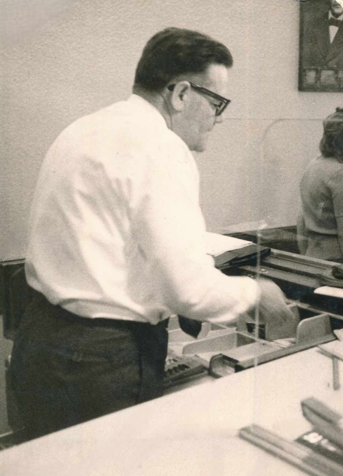 Julius Ratz sen. (*1918/+1994) als Schalterbeamter der Raiffeisenbank Oberwart (Wienerstraße 5)