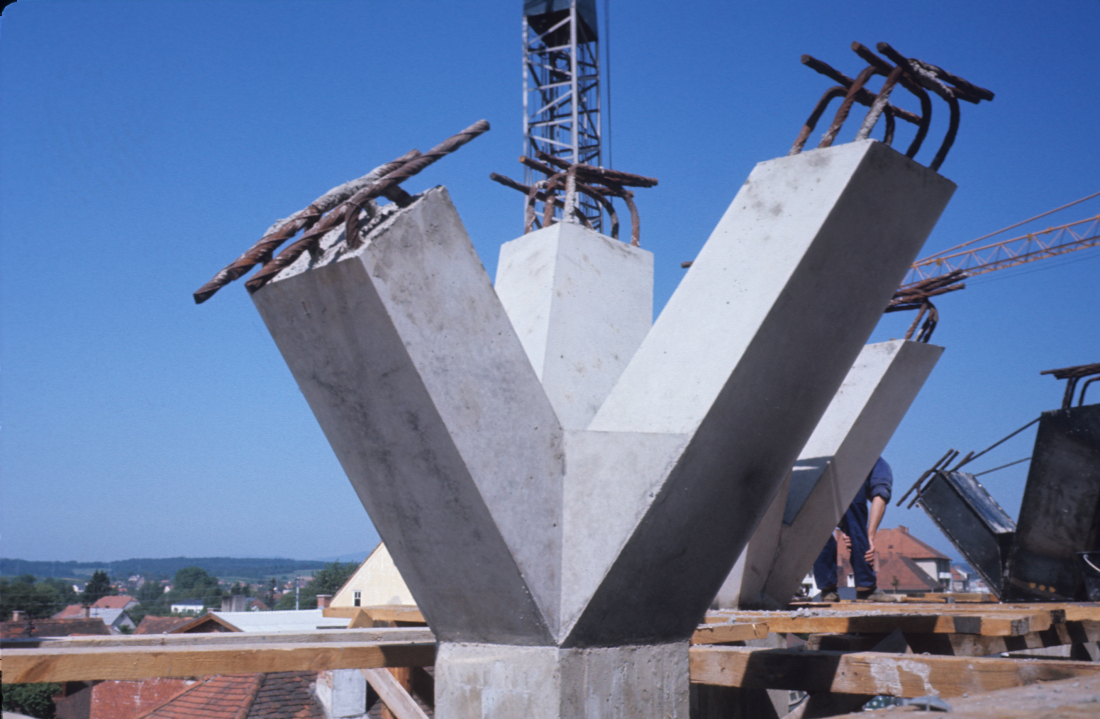 Bau der neuen röm. kath. Osterkirche