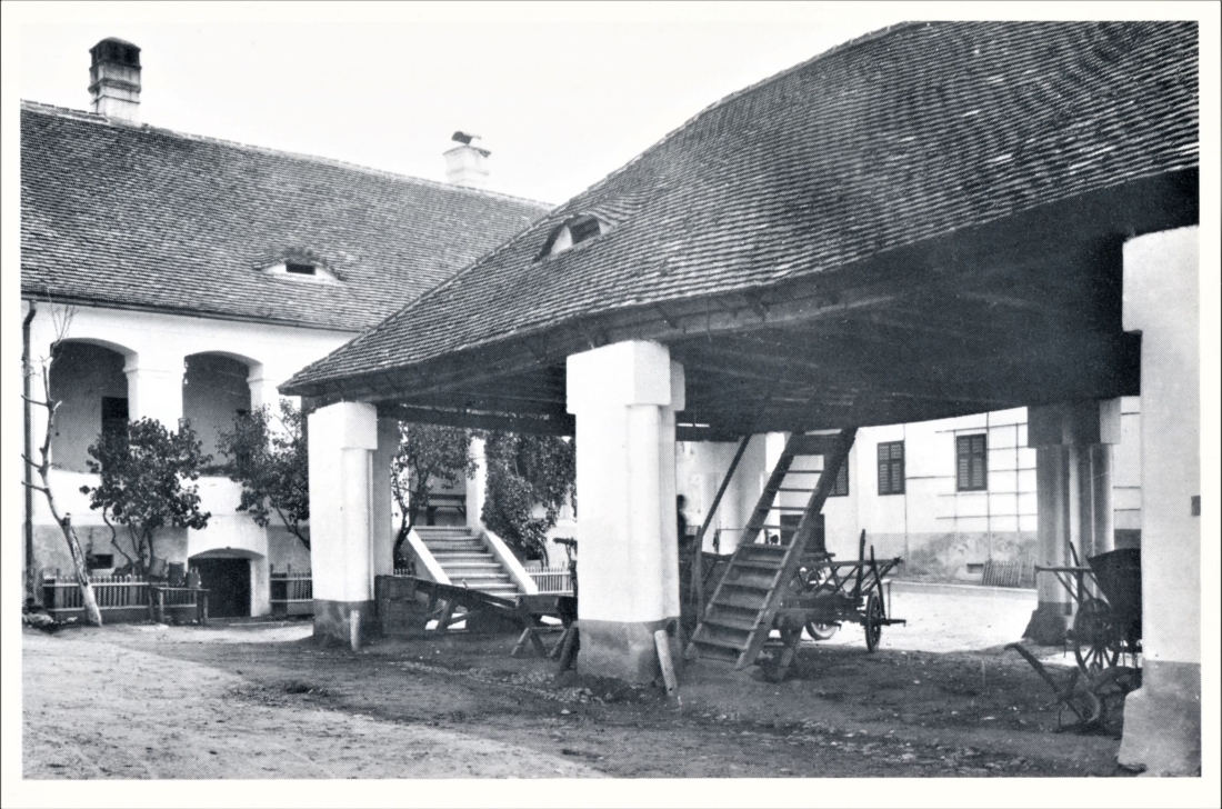 Wagenschuppen im Hof des Gasthauses "Zum grünen Baum" (OW 175 / Wienerstraße 9+11) - mit Arkaden