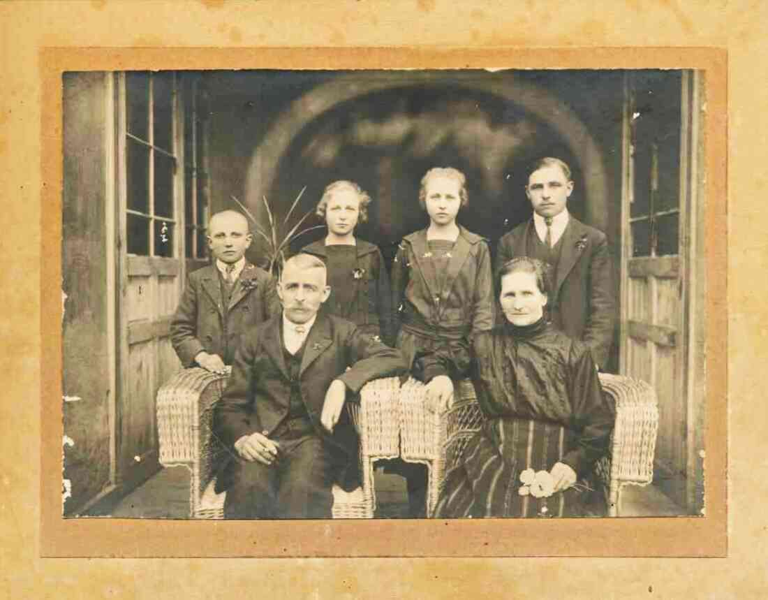 Fam. Josef Szalay, Landwirt - OW 121 / Hyrtlgasse 10