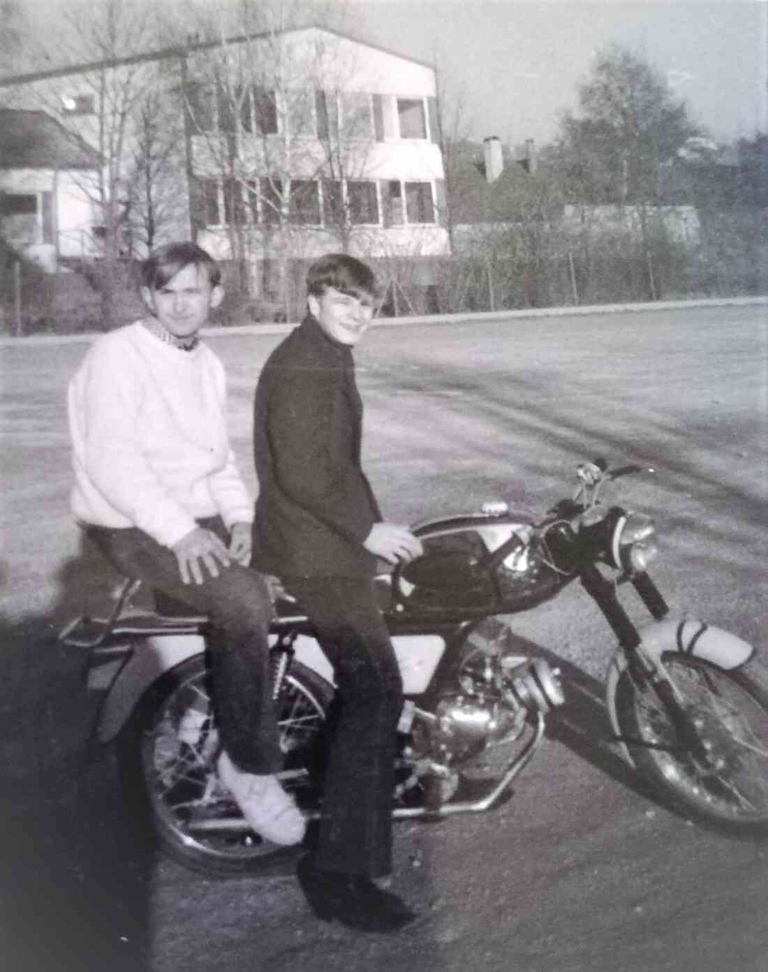 Die Mopeds vor ca. 45 Jahren: Alfred Gaal auf seiner KTM