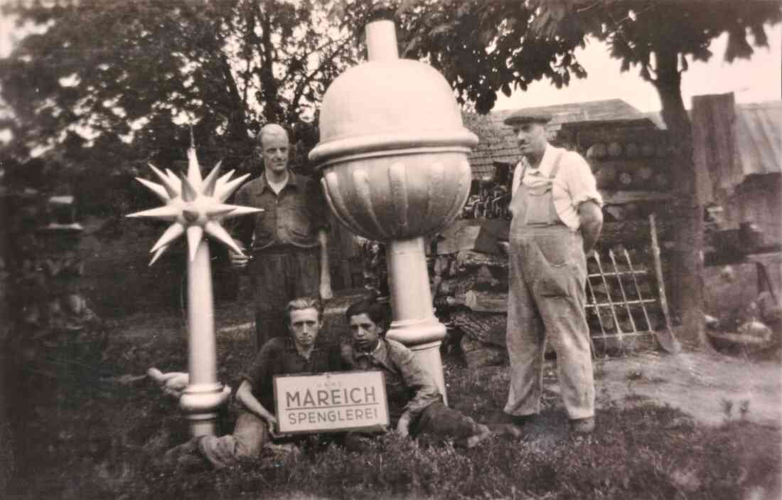 Der Spenglereibetrieb Johann Mareich fertigte die Kugel und den neuen Stern für die reformierte Kirche