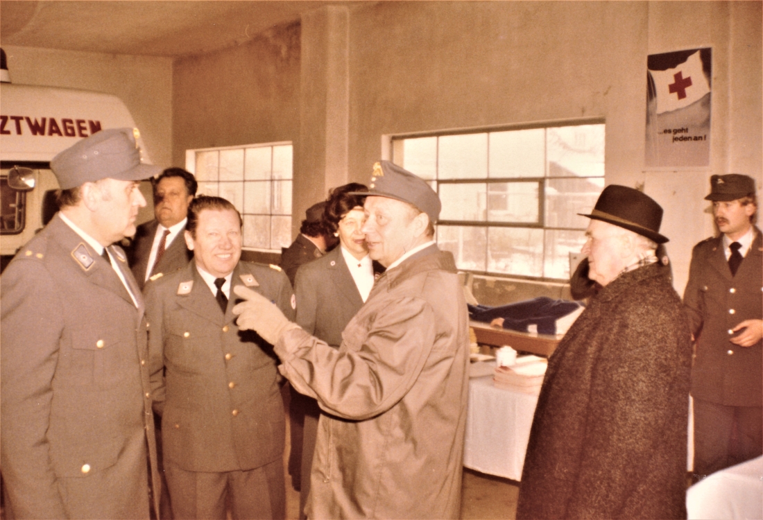 Rotes Kreuz: Tag der offenen Tür in der Bezirksstelle Molkereistraße 2 - V.l.n.r.: Stöhr, Kranich, Leirer, Brunner, Zimmermann, unbekannt, Imre;