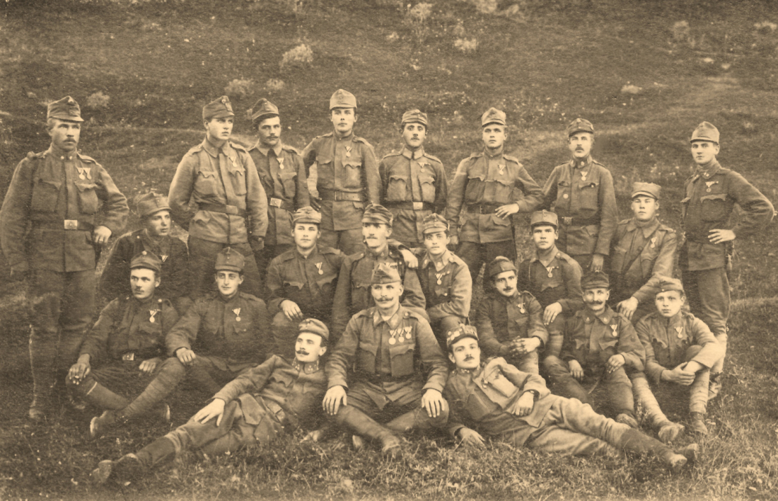Thomas Hanusch (*1889/+1963) als Soldat der k&k Armee mit seiner Einheit in Frankreich