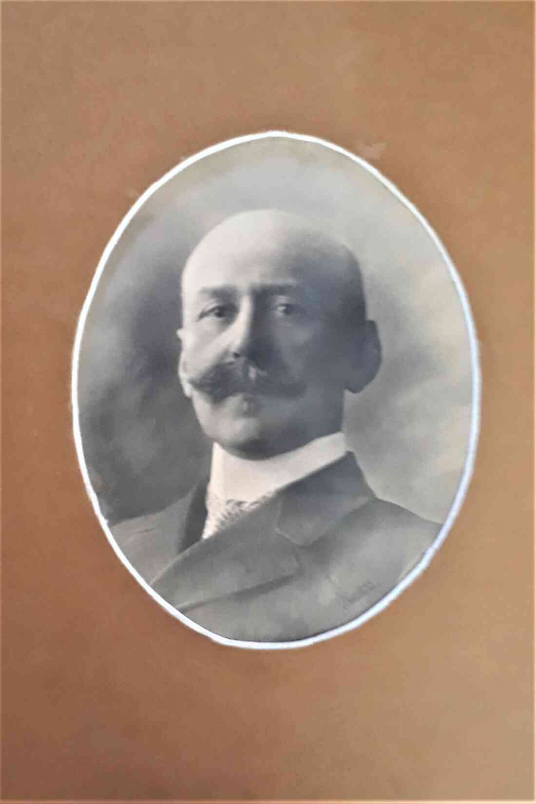 Friedrich Reiß (ung. Reisz, dt. auch Reiss; *1864/+1934) ) - Druckereibesitzer, Inhaber und Herausgeber der Oberwarther Sonntags = Zeitung  - Portrait // Geschichte der Druckerei und der Zeitung
