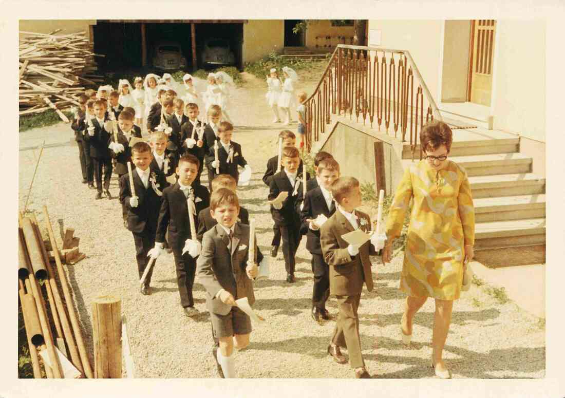 Röm. kath. Pfarre: Erstkommunion 1969 - Fasching/Gollmayer/Frühmann/Dirnbeck/Marosi/Pal/Ploschitzki