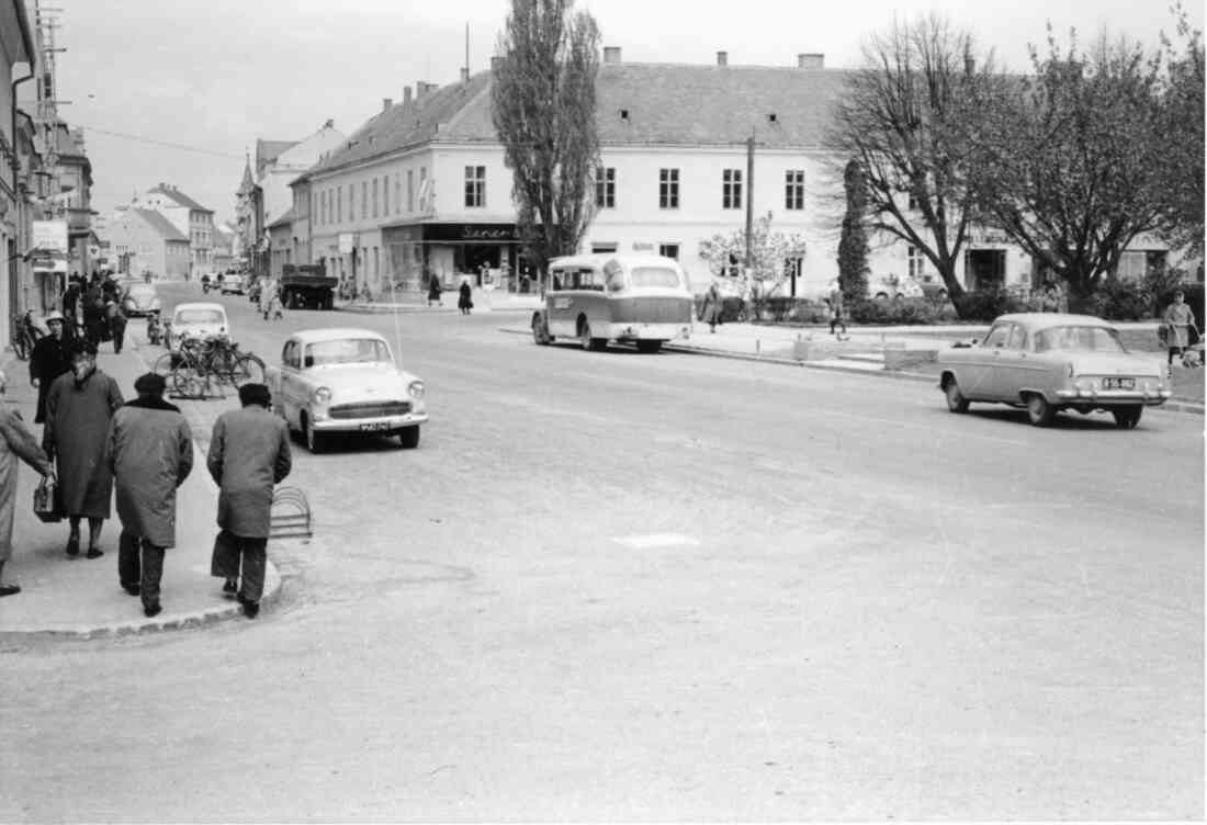 Kreuzung Hauptplatz-Wienerstraße / Bahnhofstraße-Evang. Kirchengasse